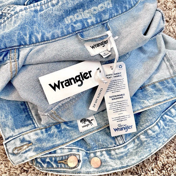 2 in 1 Wrangler Heritage Jean denim jacket zip off sleeves jacket! - Picture 12 of 16